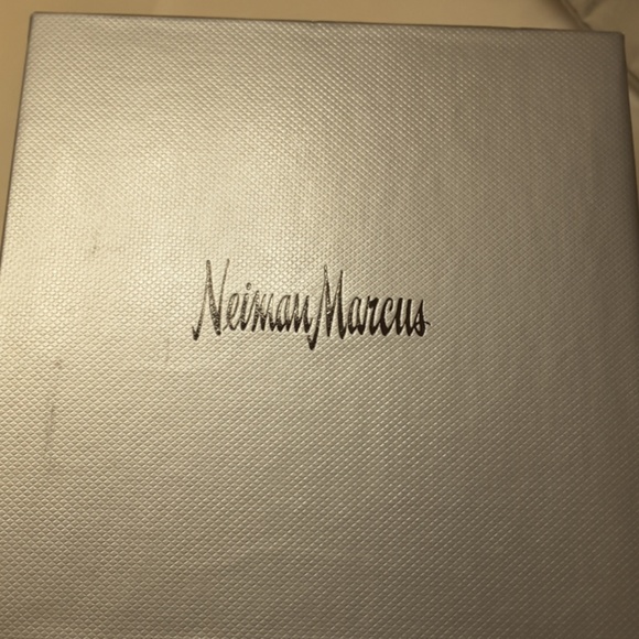 Akola Bracelet!! NWT!! - Picture 5 of 5